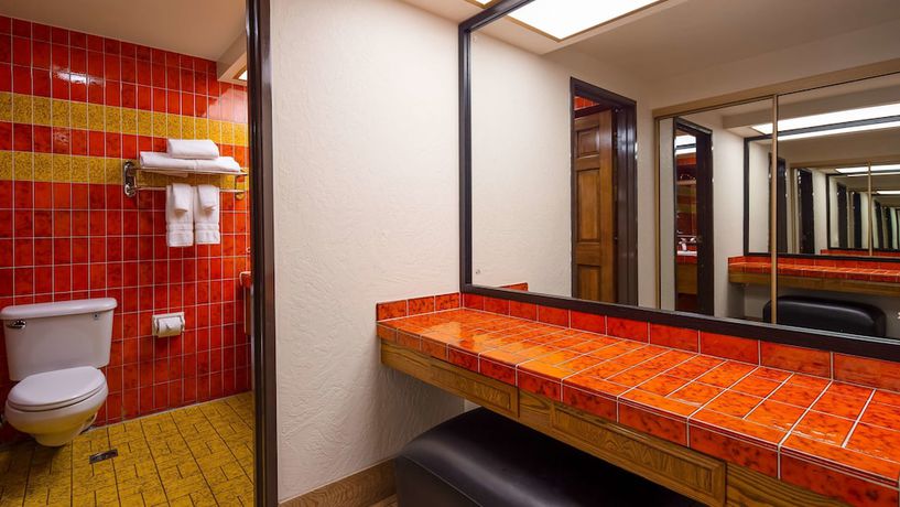 Imagen de la habitación del Hotel Best Western Pine Tree Motel. Foto 2