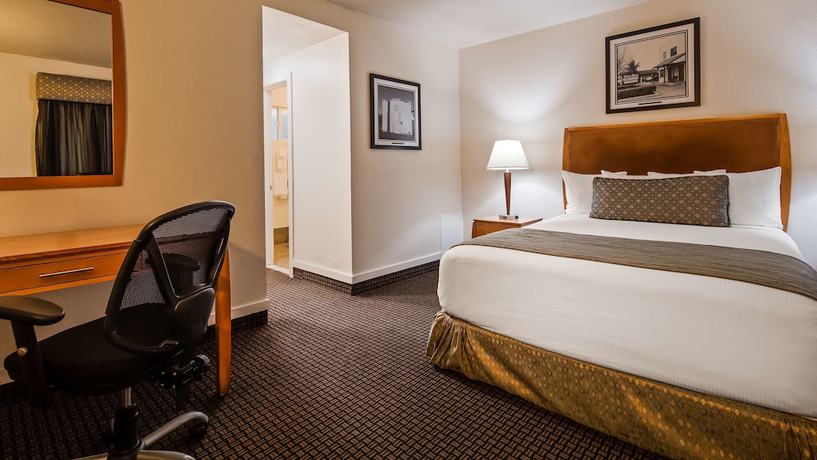 Imagen de la habitación del Hotel Best Western Pine Tree Motel. Foto 3