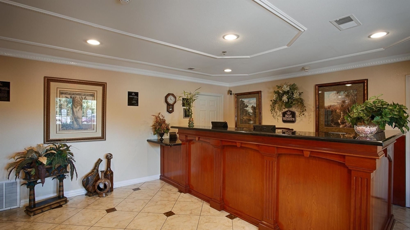 Imagen de los interiores del Hotel Best Western Pineywoods Inn. Foto 12