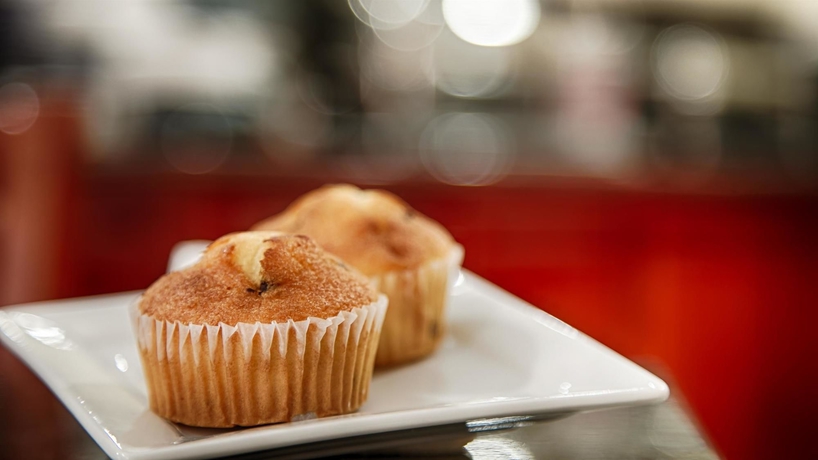 Imagen del bar/restaurante del Hotel Best Western Pineywoods Inn. Foto 6