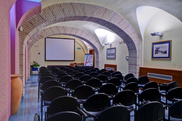 Imagen de los interiores del Hotel Best Western Plaza. Foto 13