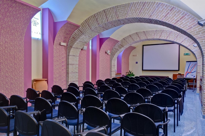 Imagen de los interiores del Hotel Best Western Plaza. Foto 15