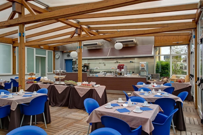 Imagen del bar/restaurante del Hotel Best Western Plaza. Foto 3