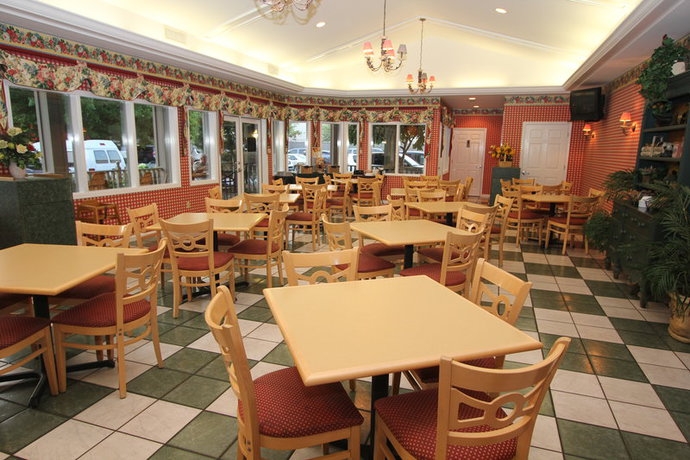 Imagen del bar/restaurante del Hotel Best Western Plaza Inn. Foto 2