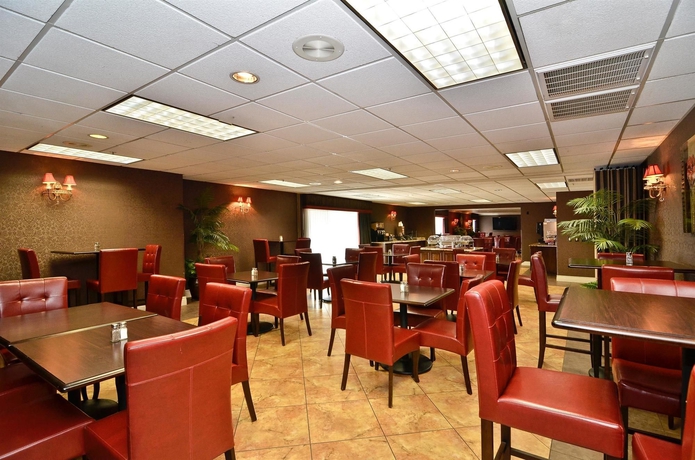 Imagen del bar/restaurante del Hotel Best Western Plus Abbey Inn. Foto 3