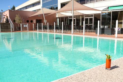 Imagen de la piscina del Hotel Best Western Plus Admiral. Foto 10