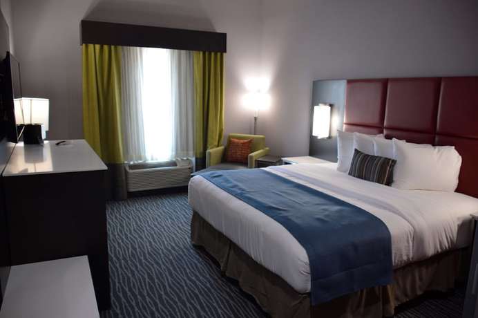 Imagen de la habitación del Hotel Best Western Plus Airport Inn & Suites. Foto 9