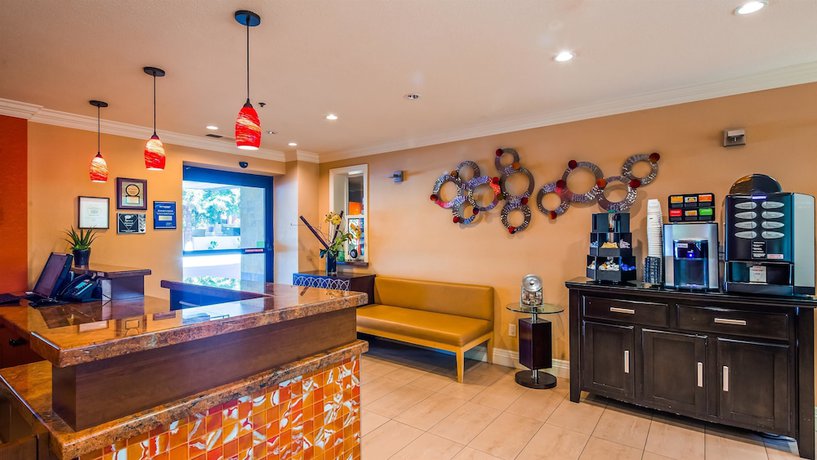 Imagen de los interiores del Hotel Best Western Plus Airport Plaza. Foto 17