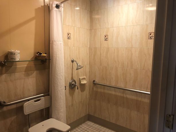 Imagen de la habitación del Hotel Best Western Plus Airport Plaza. Foto 11