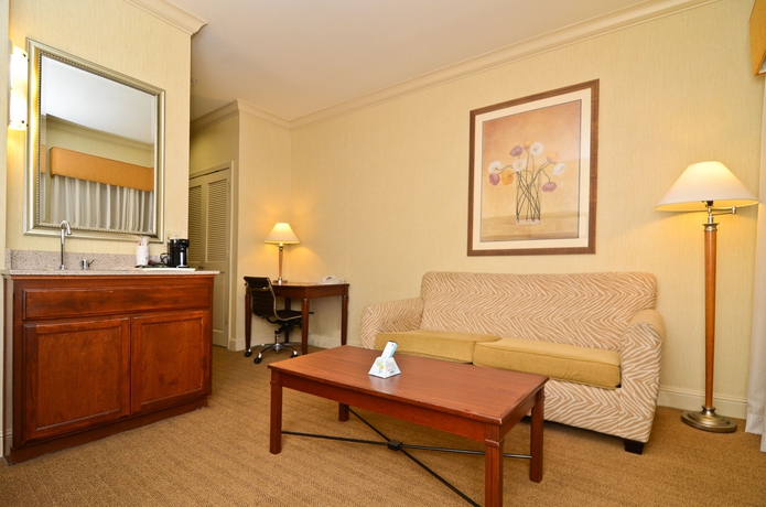 Imagen de los interiores del Hotel Best Western Plus All Suites Inn. Foto 13