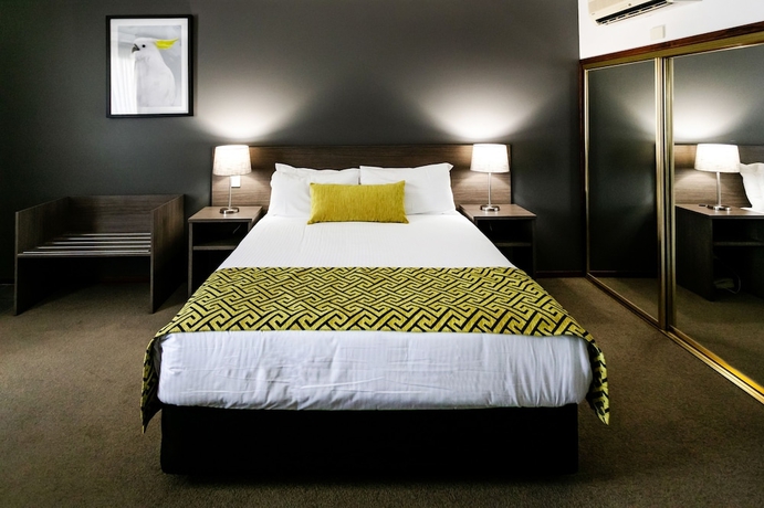 Imagen de la habitación del Hotel Best Western Plus Ambassador Orange. Foto 13