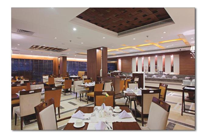 Imagen del bar/restaurante del Hotel Best Western Plus Amritsar. Foto 11