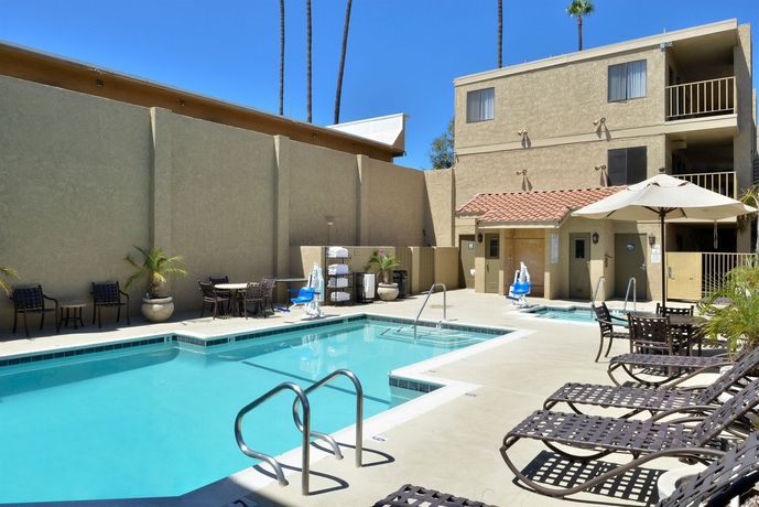 Imagen de la piscina del Hotel Best Western Plus Anaheim Inn. Foto 14