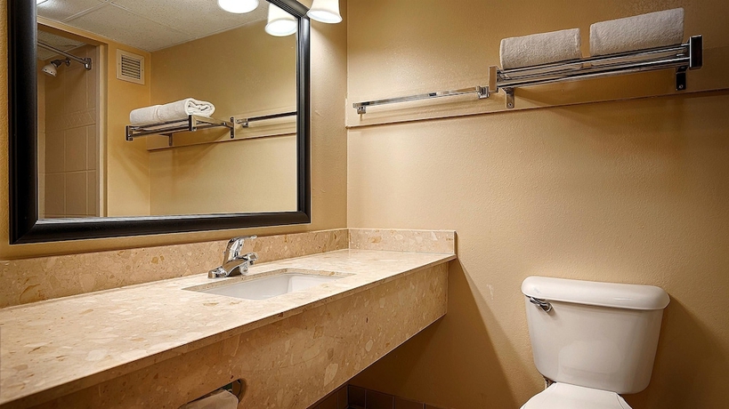 Imagen de la habitación del Hotel Best Western Plus Arbour Inn And Suites. Foto 13