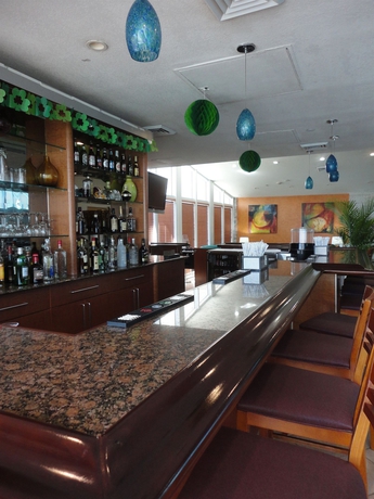 Imagen del bar/restaurante del Hotel Best Western Plus Atlantic Beach Resort. Foto 5