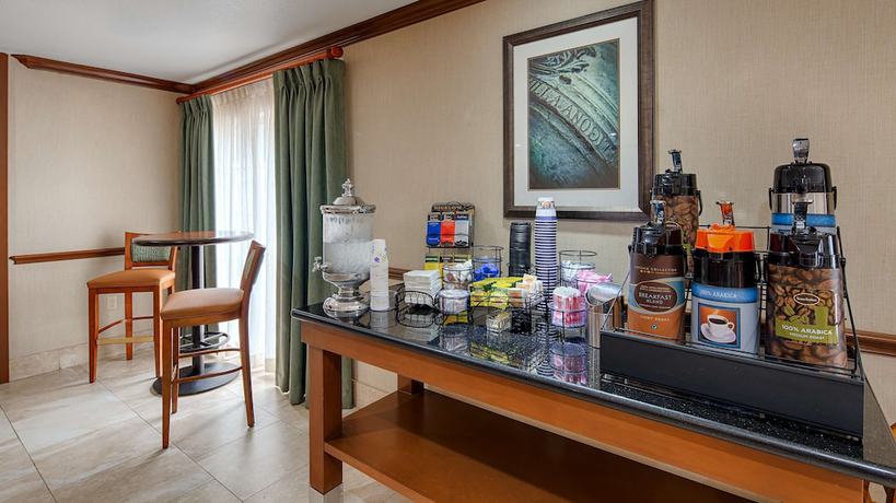 Imagen del bar/restaurante del Hotel Best Western Plus Atrium Inn. Foto 6