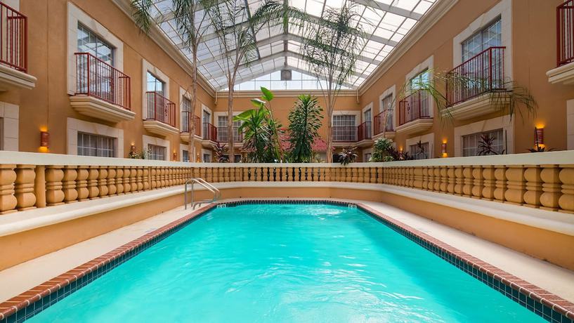 Imagen de la piscina del Hotel Best Western Plus Atrium Inn. Foto 19