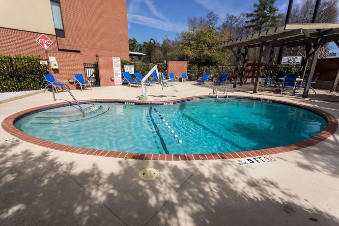 Imagen de la piscina del Hotel Best Western Plus Augusta North Inn And Suites. Foto 20