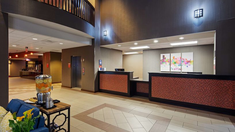 Imagen de los interiores del Hotel Best Western Plus Austin Airport Inn and Suites. Foto 18
