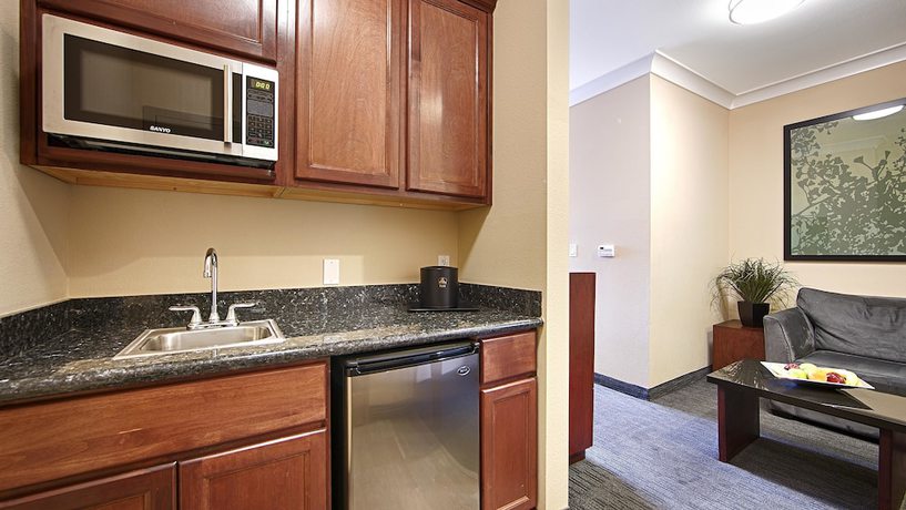 Imagen de la habitación del Hotel Best Western Plus Avita Suites. Foto 3