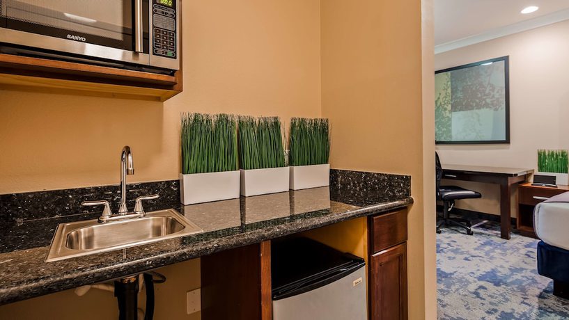 Imagen de la habitación del Hotel Best Western Plus Avita Suites. Foto 5