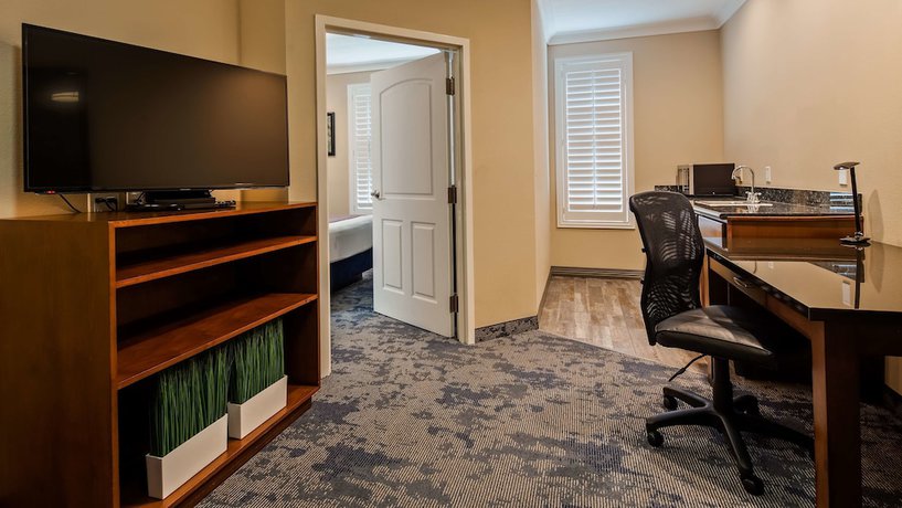 Imagen de la habitación del Hotel Best Western Plus Avita Suites. Foto 8