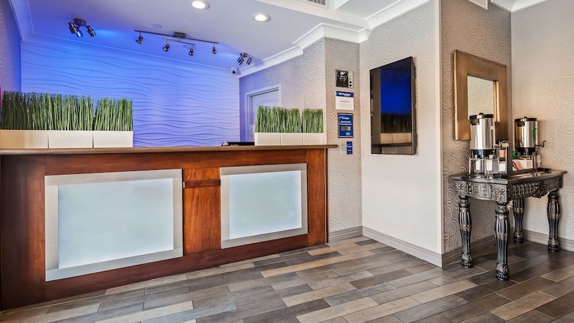 Imagen de los interiores del Hotel Best Western Plus Avita Suites. Foto 20