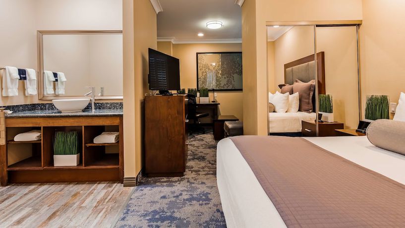 Imagen de la habitación del Hotel Best Western Plus Avita Suites. Foto 14