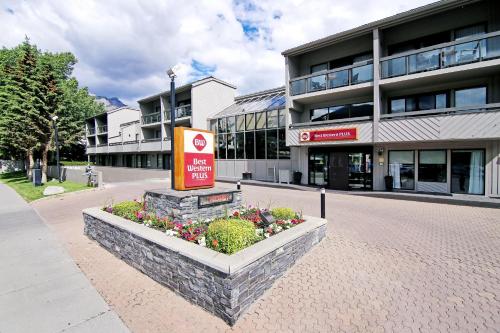 Imagen general del Hotel Best Western Plus Banff International Lodge. Foto 1