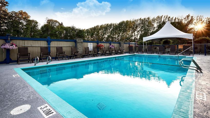 Imagen de la piscina del Hotel Best Western Plus Barclay. Foto 18