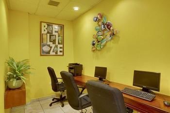 Imagen de los interiores del Hotel Best Western Plus Belize Biltmore Plaza. Foto 16