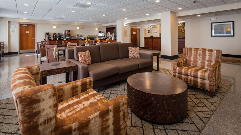 Imagen del bar/restaurante del Hotel Best Western Plus Belle Meade Inn And Suites. Foto 2