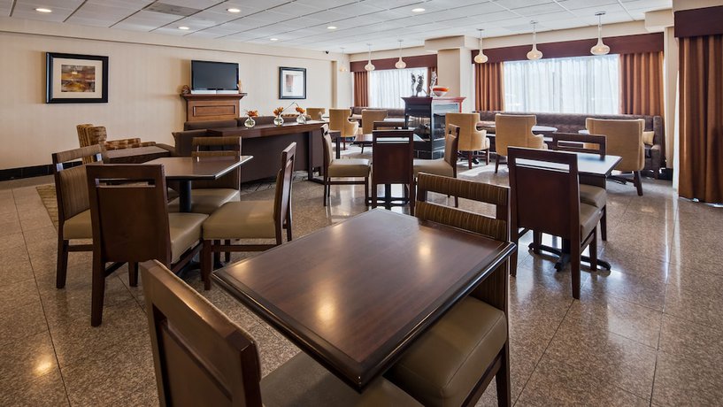 Imagen del bar/restaurante del Hotel Best Western Plus Belle Meade Inn And Suites. Foto 3