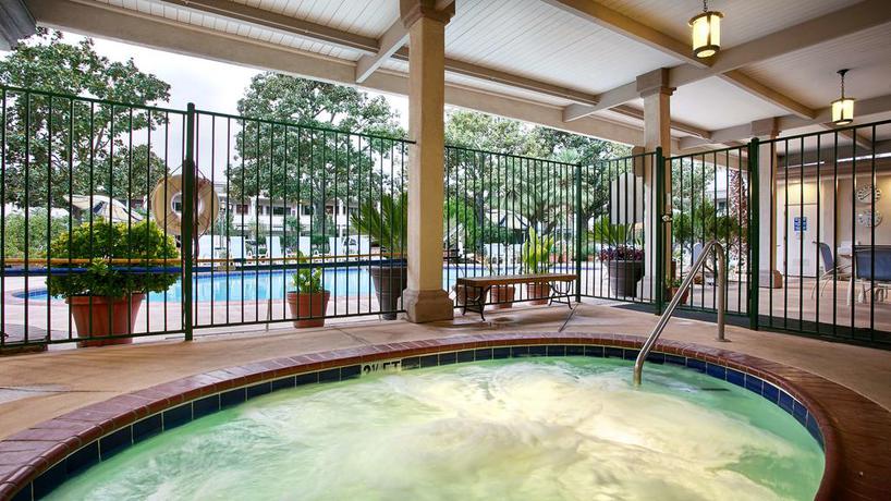 Imagen de la piscina del Hotel Best Western Plus Black Oak. Foto 12