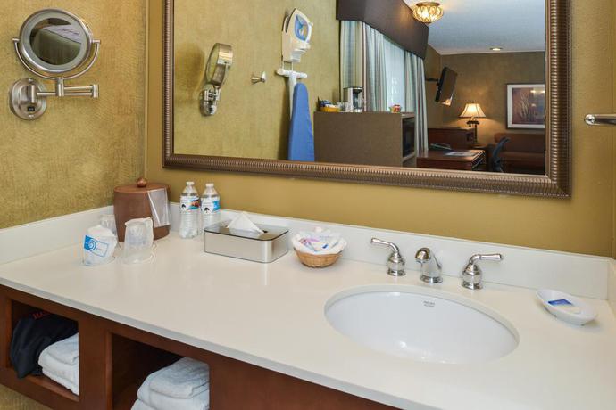 Imagen de la habitación del Hotel Best Western Plus Black Oak. Foto 3