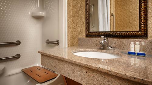 Imagen de la habitación del Hotel Best Western Plus Bradbury Inn and Suites. Foto 3