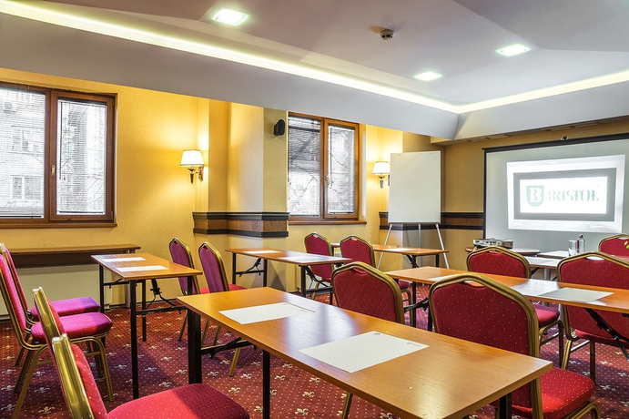 Imagen de los interiores del Hotel Best Western Plus Bristol. Foto 16