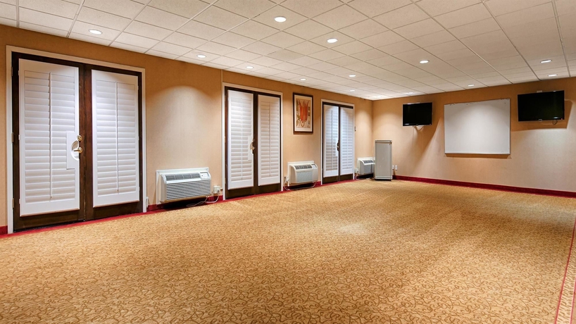 Imagen de los interiores del Hotel Best Western Plus Brookside Inn. Foto 10