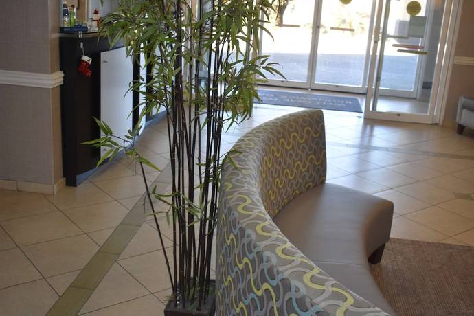 Imagen de los interiores del Hotel Best Western Plus Brunswick Inn And Suites. Foto 18