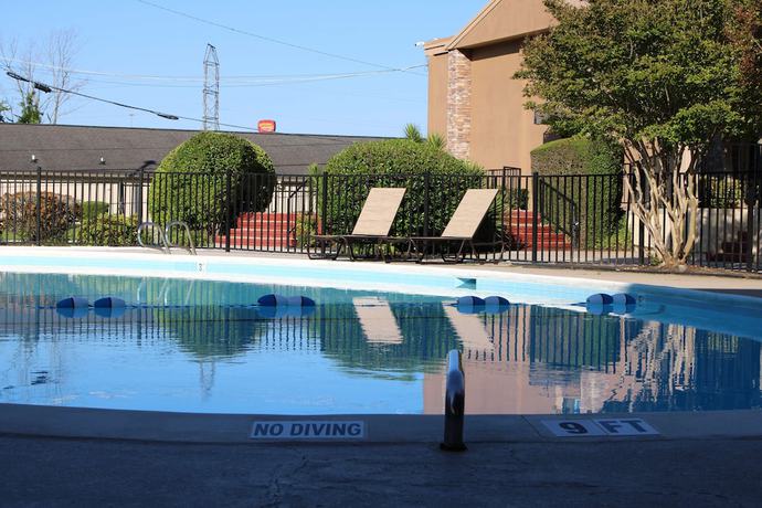 Imagen de la piscina del Hotel Best Western Plus Burlington. Foto 20
