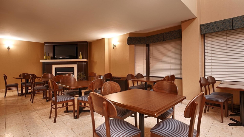 Imagen del bar/restaurante del Hotel Best Western Plus Cambridge. Foto 3