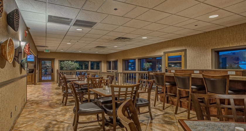 Imagen del bar/restaurante del Hotel Best Western Plus Canyonlands Inn. Foto 7