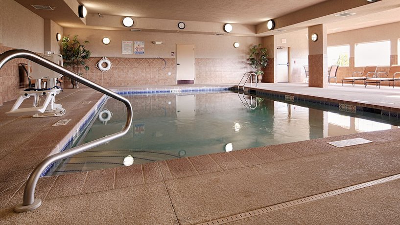 Imagen de la piscina del Hotel Best Western Plus Capital Inn. Foto 20