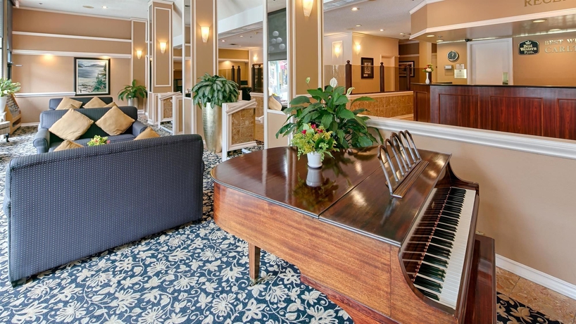 Imagen de los interiores del Hotel Best Western Plus Carlton Plaza. Foto 15