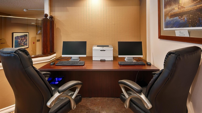 Imagen de los interiores del Hotel Best Western Plus Carlton Plaza. Foto 16