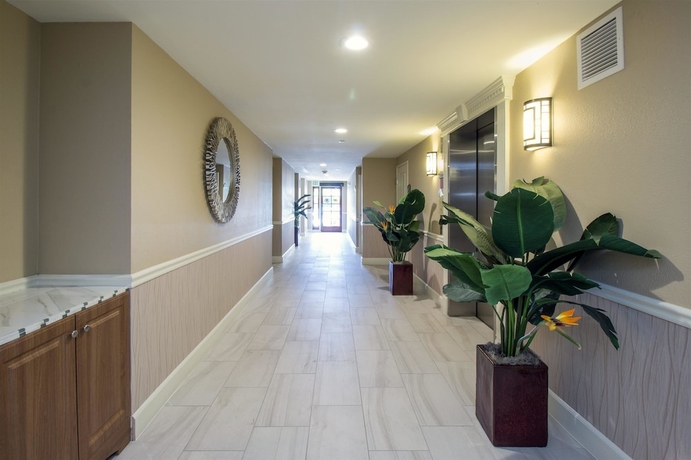 Imagen de los interiores del Hotel Best Western Plus Carpinteria Inn. Foto 17