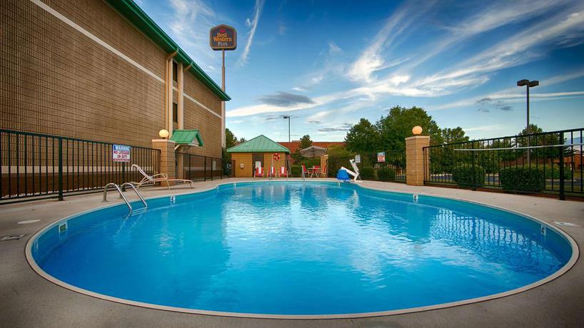 Imagen de la piscina del Hotel Best Western Plus Cedar Bluff Inn. Foto 12