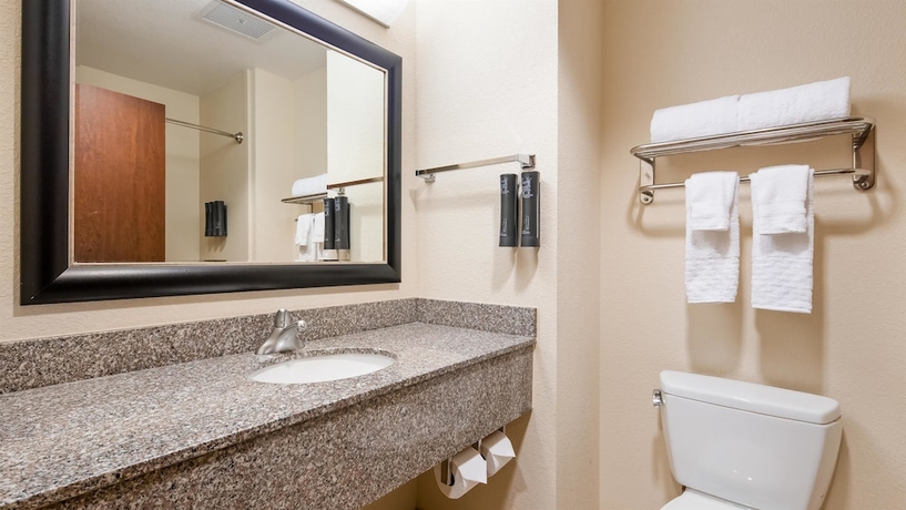 Imagen de la habitación del Hotel Best Western Plus Chain Of Lakes Inn and Suites. Foto 3