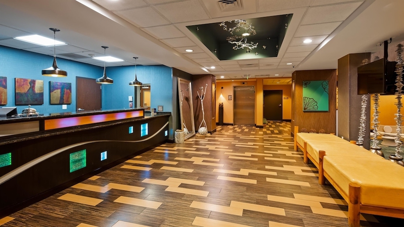 Imagen de los interiores del Hotel Best Western Plus Chain Of Lakes Inn and Suites. Foto 18