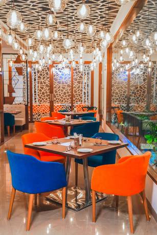 Imagen del bar/restaurante del Hotel Best Western Plus Chandigarh Mohali.. Foto 3